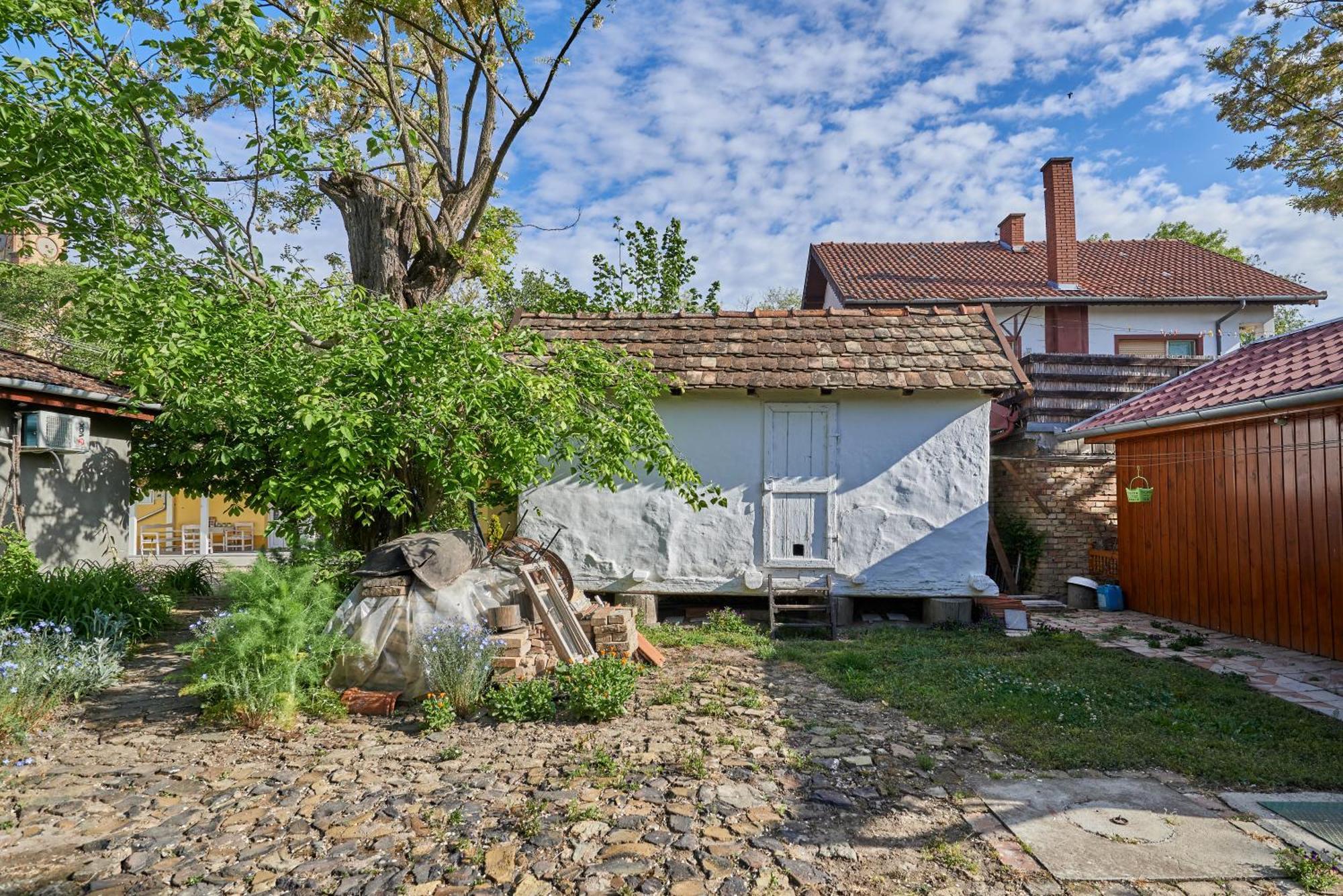 Ana Guesthouse Senta Exterior photo
